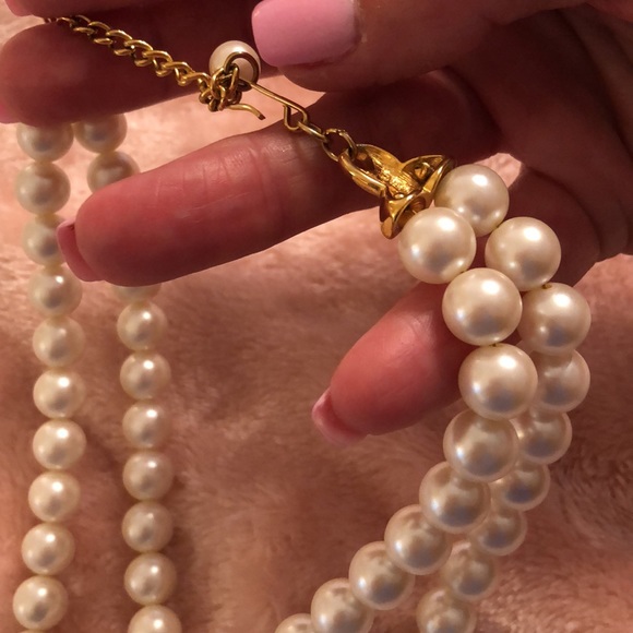 💕double strands of faux pearls - Picture 2 of 4
